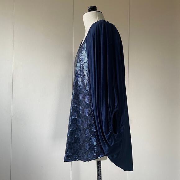 Vava Sequins Glitter Fun Top bat sleeve top in Navy for Spring, Made in USA, XS - Picture 4 of 5
